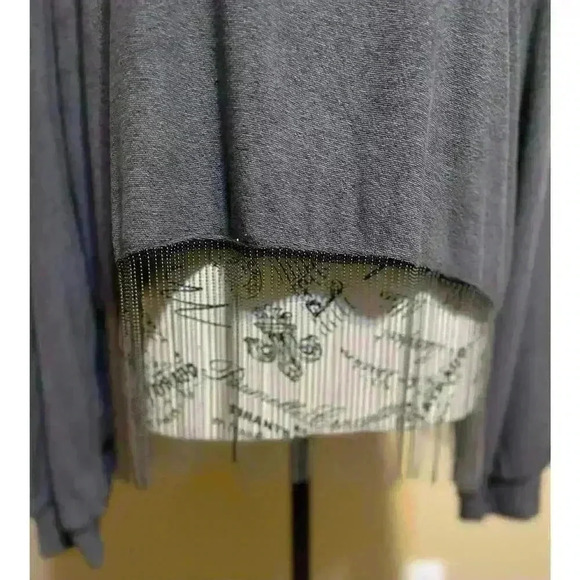 Women’s Easel LA Boho Fringe Sweater Gray Size Medium Oversized Distressed - Picture 4 of 10